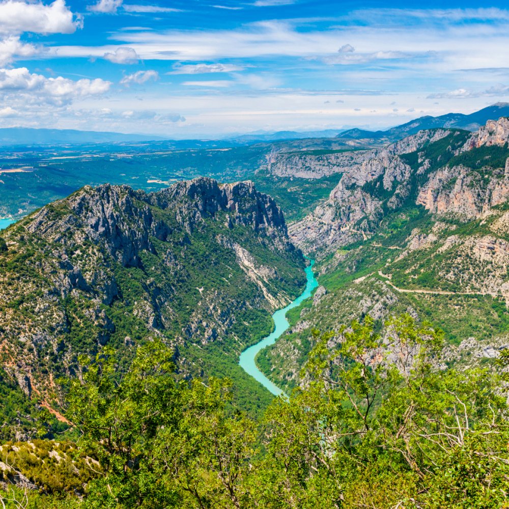 Réalisation de diagnostics socio-économiques, d’audits et d’accompagnement des professionnels du tourisme engagés dans la Charte Européenne du Tourisme Durable dans les Espaces Protégés dans les Parc Naturels Régionaux de la région PACA